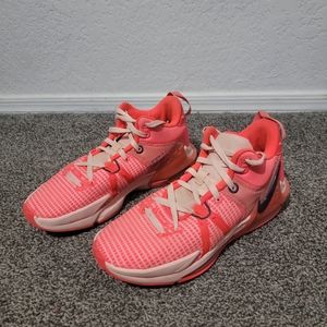 Lebron Witness 7s Men's Size 10